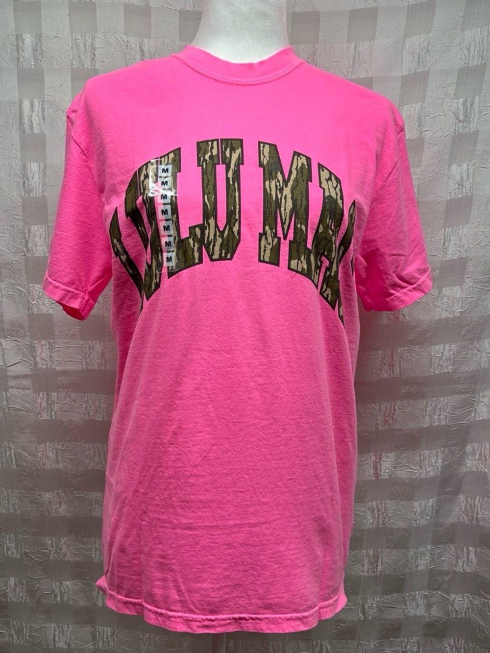 Lulu Mac Camo Fill Short Sleeve T-Shirt in Neon Pink